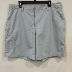 Columbia Men's Cargo Shorts in Light Gray